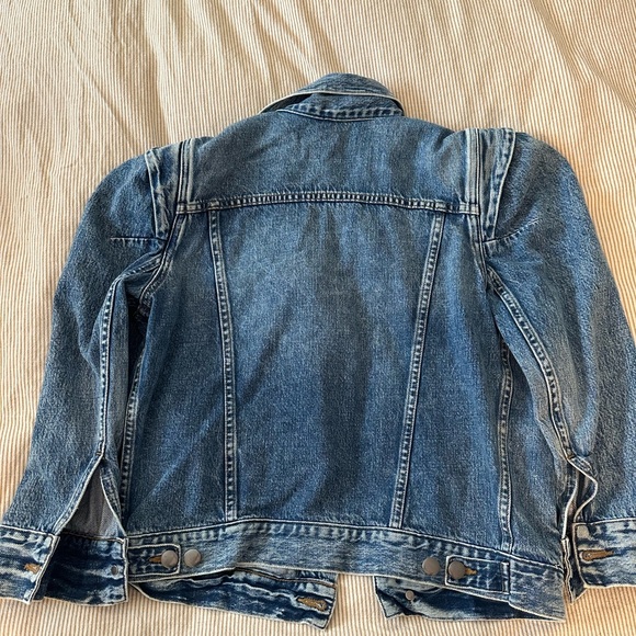FRAME Blue Denim Jacket. Puffed shoulder. Super cute! - Picture 3 of 6